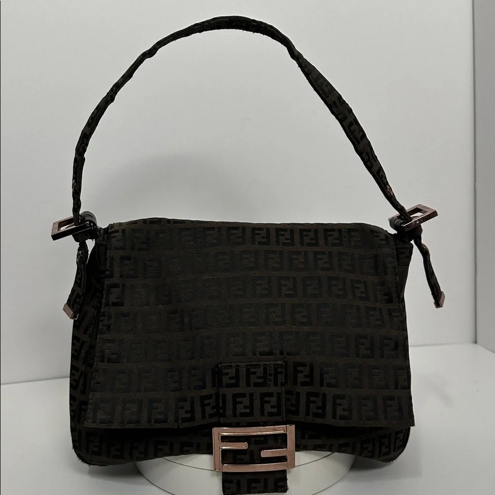 💯Authentic Fendi Mamma Baguette Bag🍀